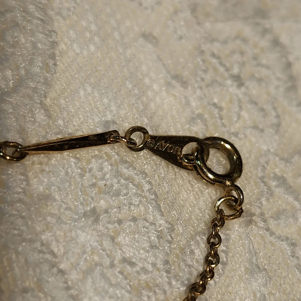 Vintage Avon Lot of 3 (2 Gold Toned Necklaces and a Bracelet)